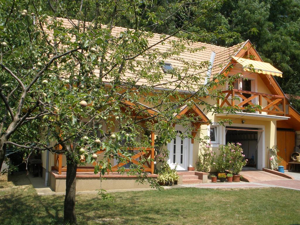 Emilia Apartmanhaz Heviz Exterior photo